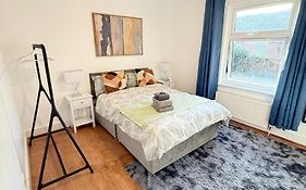 Cricklewood Broadway Guest Home
