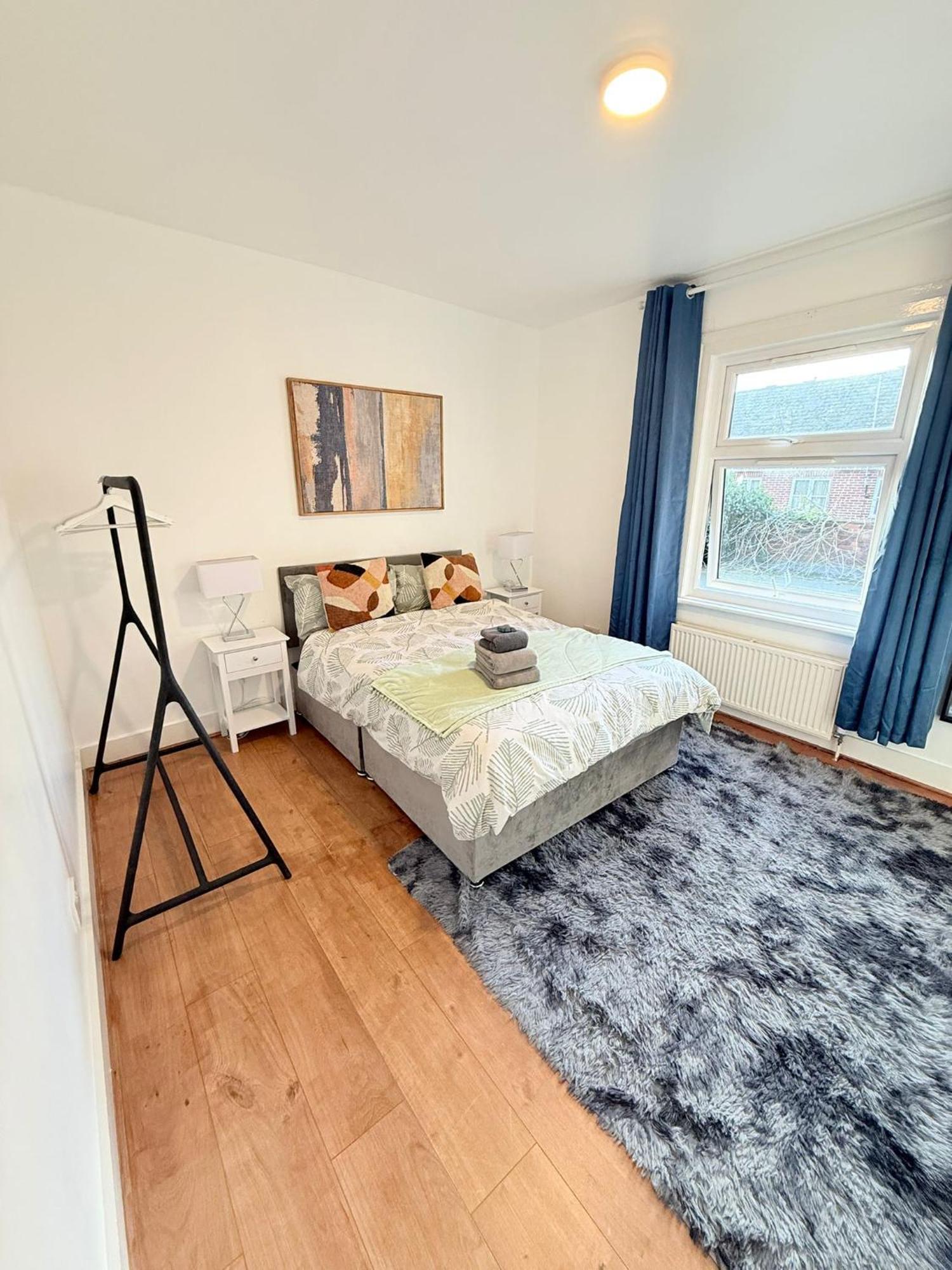 Cricklewood Broadway Guest Home Londyn Zewnętrze zdjęcie