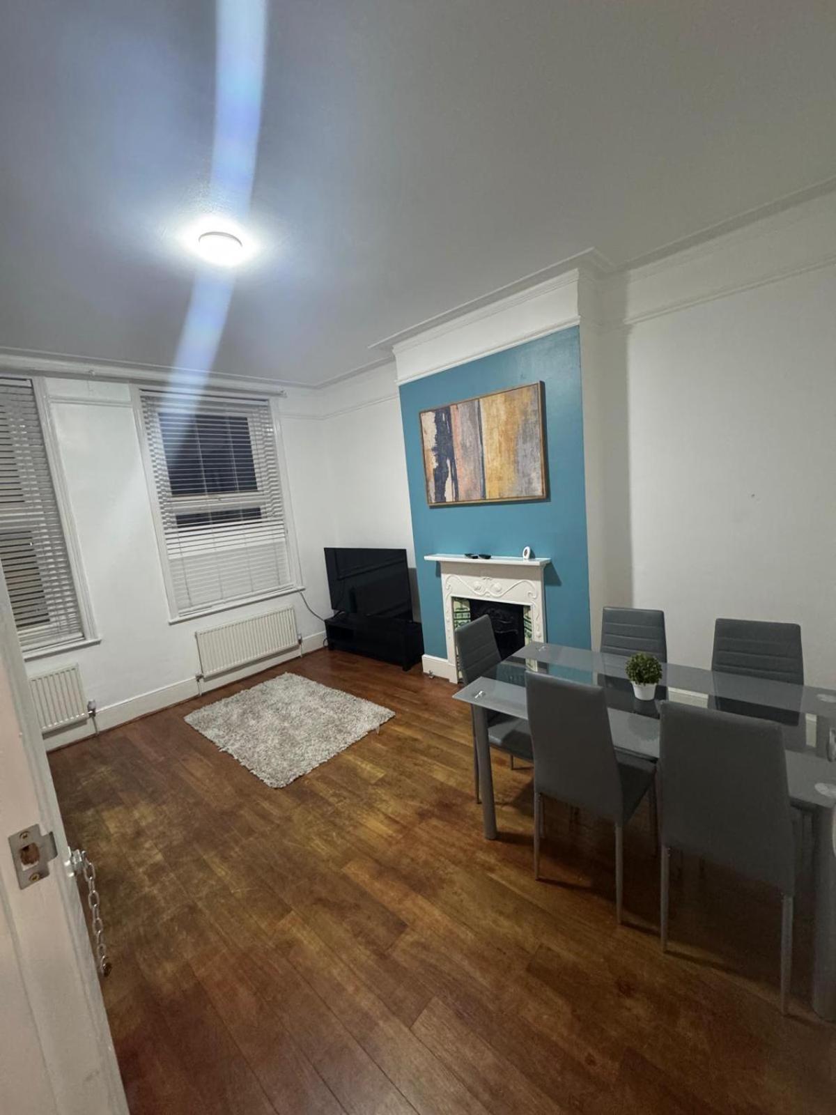 Cricklewood Broadway Guest Home Londyn Zewnętrze zdjęcie