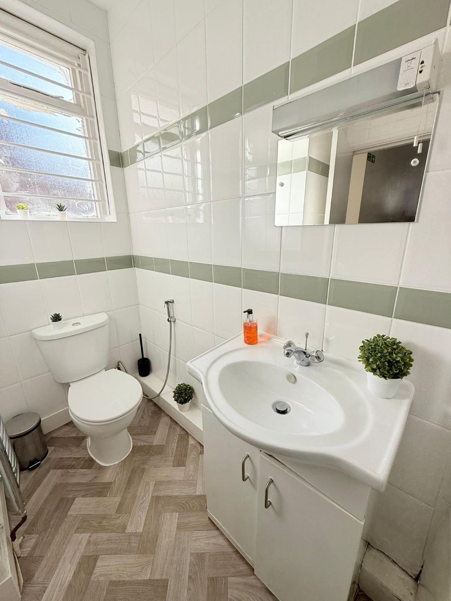 Cricklewood Broadway Guest Home Londyn Pokój zdjęcie