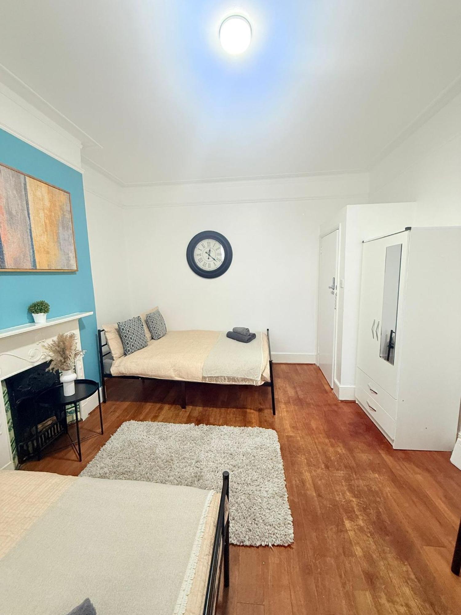 Cricklewood Broadway Guest Home Londyn Zewnętrze zdjęcie